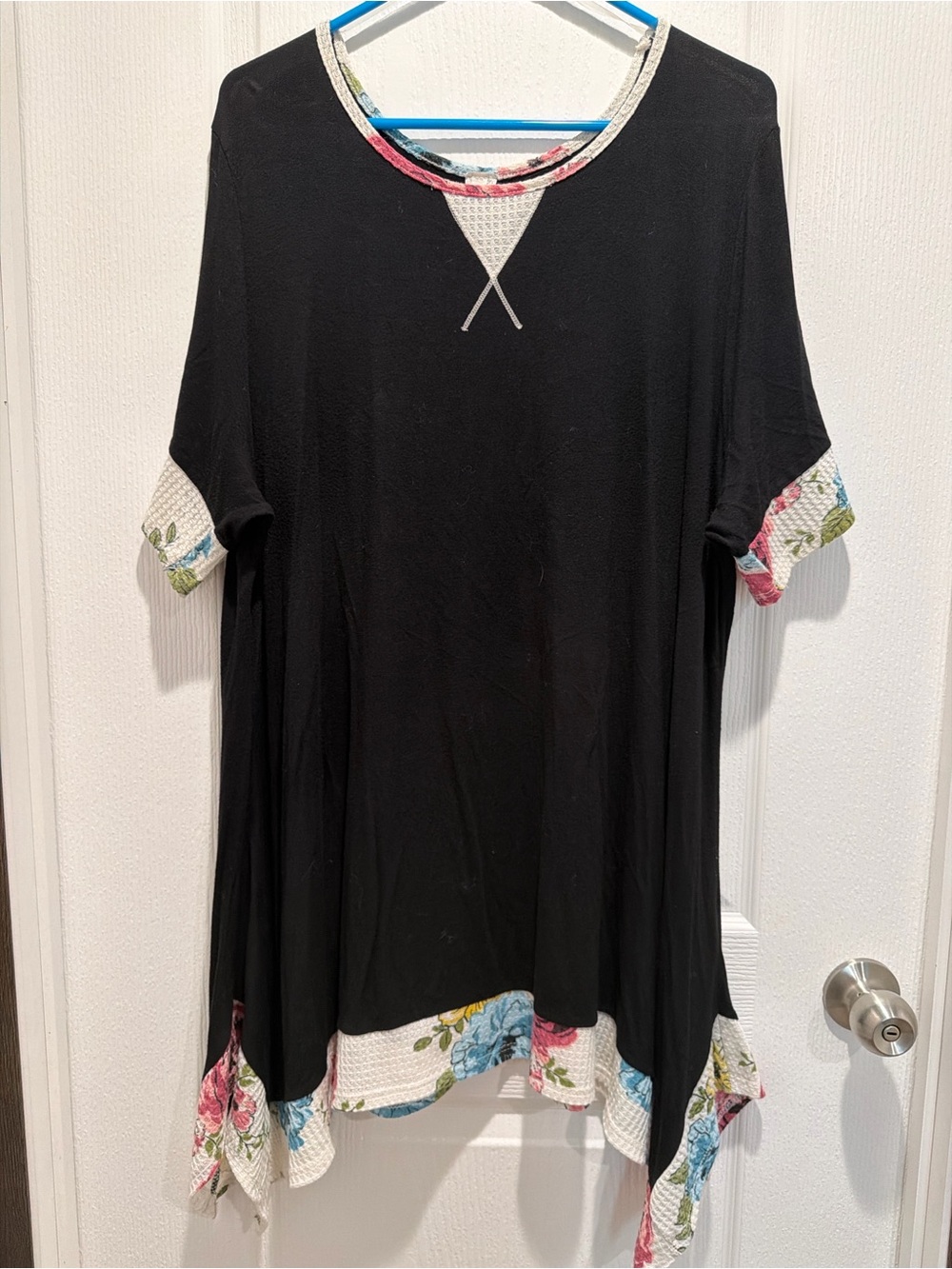 Now N Forever Asymmetrical Tunic Top 3X Black Floral Waffle Hem Plus